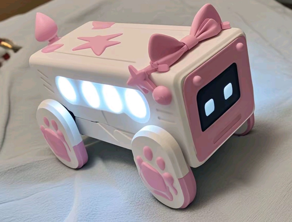 萌萌的桌面机器人